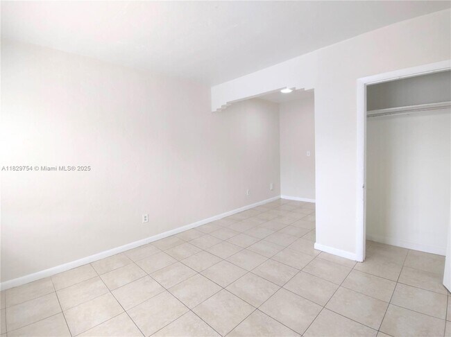 1565 SW 6th St in Miami, FL - Building Photo - Building Photo