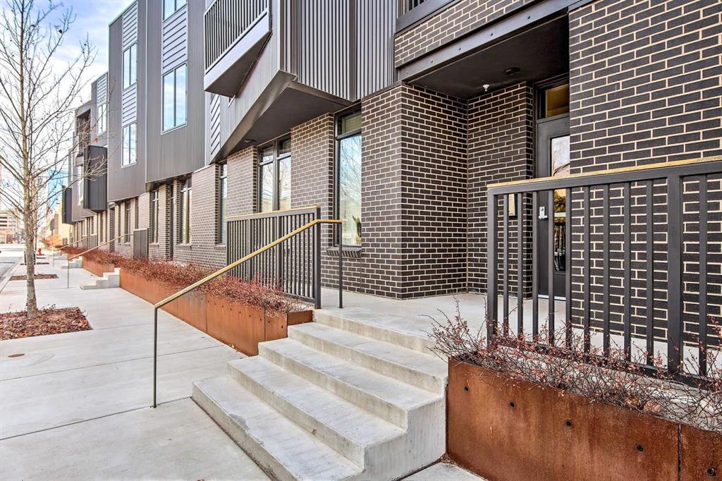 627 Couch Dr-Unit -N10 in Oklahoma City, OK - Foto de edificio
