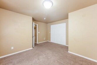 7293 Grand Prairie Dr in Colorado Springs, CO - Foto de edificio - Building Photo