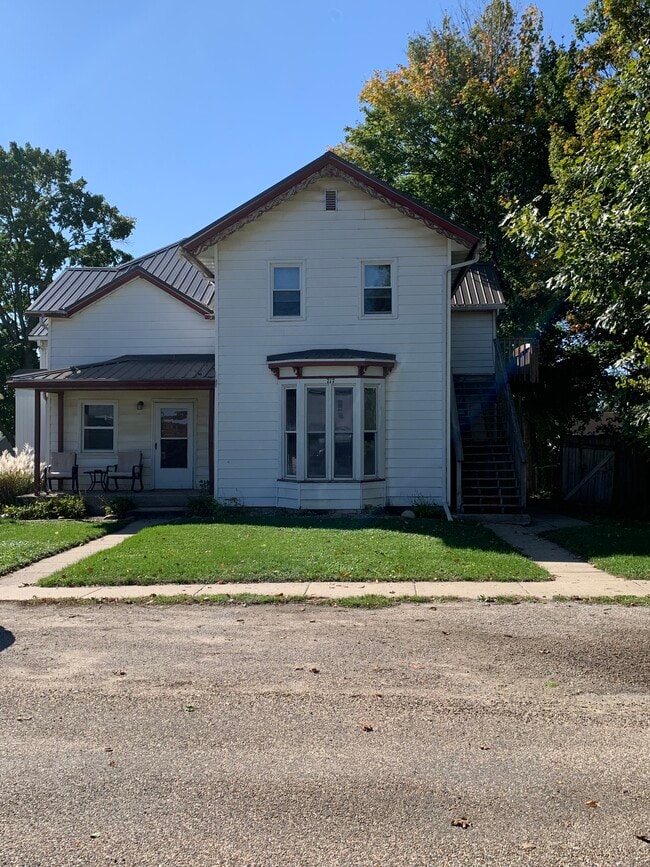 717 Summit St, Unit 4