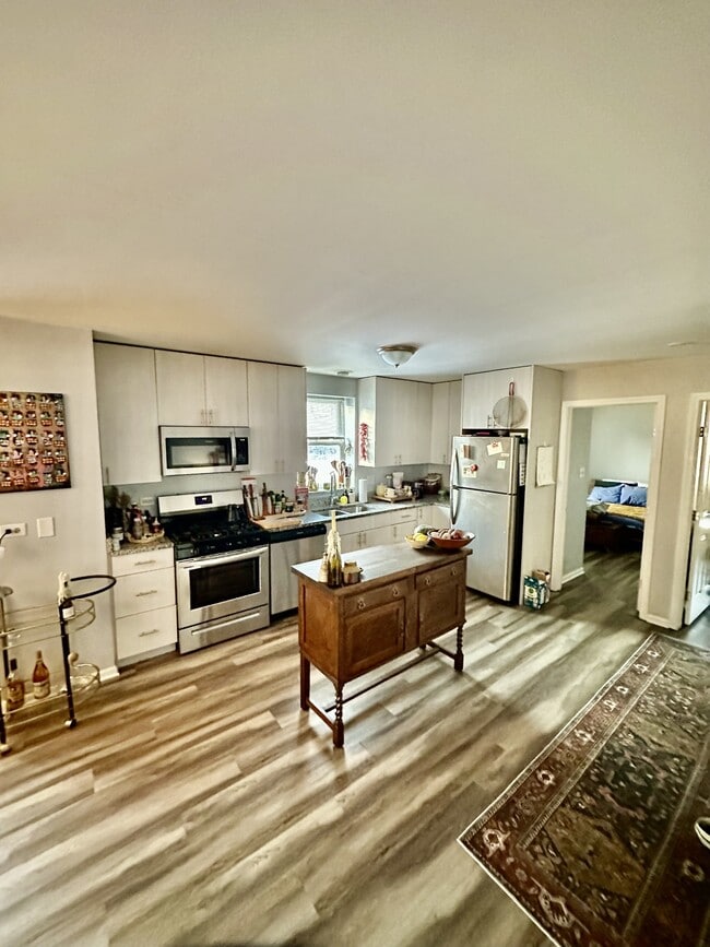 property at 920 W 35th Pl