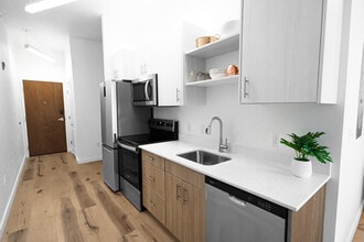 Urban Loft Co. Conway- Utilities Included in Conway, AR - Foto de edificio - Building Photo