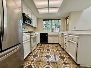 1973 Stratton Cir in Walnut Creek, CA - Foto de edificio - Building Photo