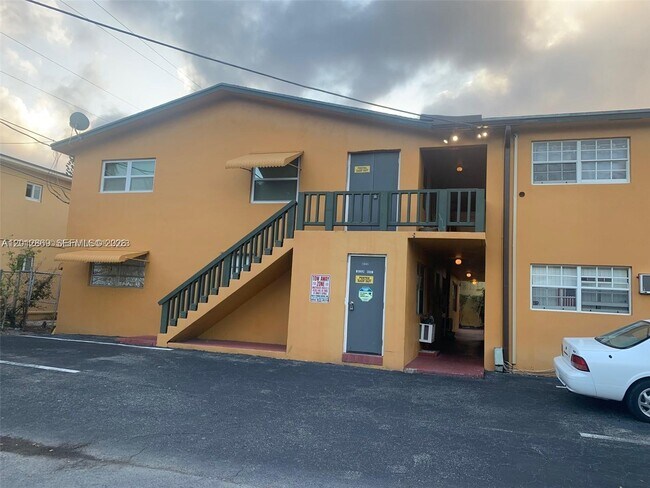 property at 1702 McKinley St