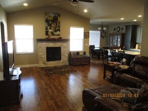 1648 Tundra Ave in Berthoud, CO - Foto de edificio - Building Photo