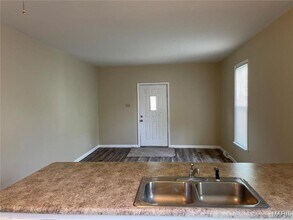 451 E Vandalia St in Edwardsville, IL - Building Photo - Building Photo