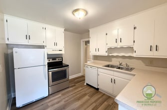 121A White Oak Dr in Greenville, SC - Building Photo - Building Photo