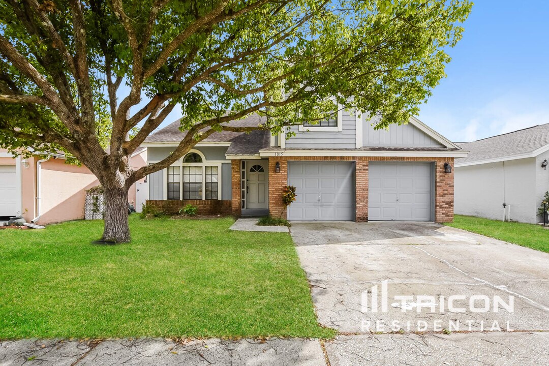 1015 Gotwalt Dr in Oviedo, FL - Building Photo