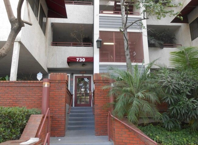 property at 730 W 4th St