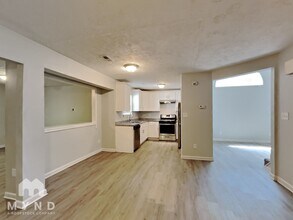 545 Haymarket Ct in Riverdale, GA - Building Photo - Building Photo