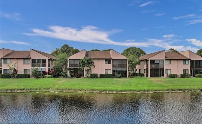 2210 SW 92nd Ter in Davie, FL - Building Photo - Building Photo