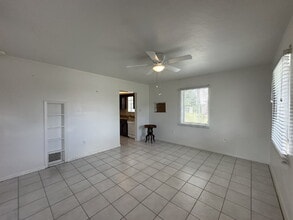 8265 Shumock Ave in North Port, FL - Building Photo - Building Photo