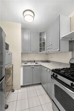 310 Beverley Rd, Unit 2-A in Brooklyn, NY - Building Photo - Building Photo