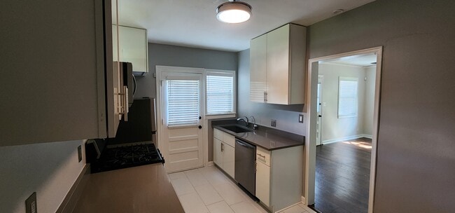 415 Willow Ln, Unit 5 in Decatur, GA - Foto de edificio - Building Photo