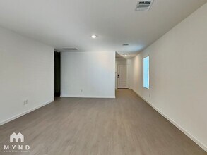 2057 Belgian Dr in Aubrey, TX - Foto de edificio - Building Photo