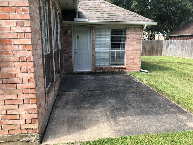 property at 4610 Plantation Creek Dr