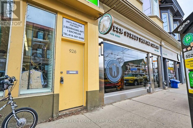 922-922 Queen St E in Toronto, ON - Building Photo - Building Photo