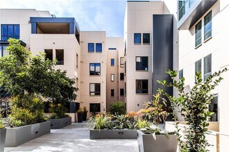 39 S Los Robles Ave in Pasadena, CA - Building Photo - Building Photo