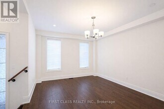 9382 Bayview Ave in Richmond Hill, ON - Building Photo - Building Photo