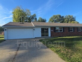 3517 Mary Ann Dr in Lebanon, OH - Building Photo