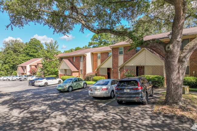3207 Shamrock E in Tallahassee, FL - Building Photo - Building Photo