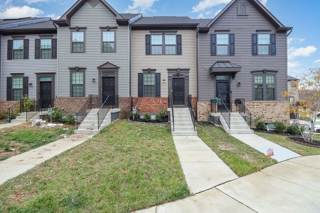 2042 Track Cir in Fredericksburg, VA - Foto de edificio - Building Photo