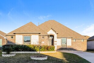 220 Watson St in Red Oak, TX - Building Photo