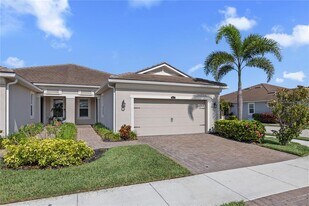8677 Rain Song Rd in Sarasota, FL - Building Photo
