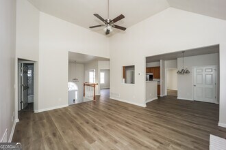 222 Chipley Creek Dr in Villa Rica, GA - Foto de edificio - Building Photo