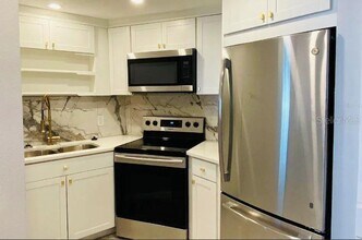 1827 10th St N in St. Petersburg, FL - Building Photo - Building Photo