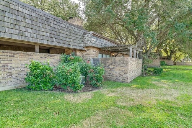 3025 Hulen Ct in Fort Worth, TX - Building Photo - Building Photo
