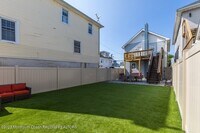 215 Webster Ave photo'