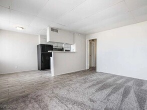 239 W Cleveland Ave, Unit 1 in Las Vegas, NV - Building Photo - Building Photo