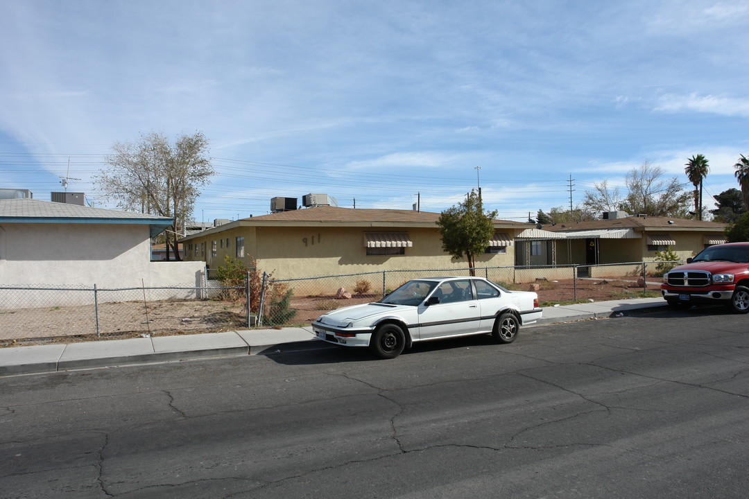 911 Desert Ln in Las Vegas, NV - Building Photo