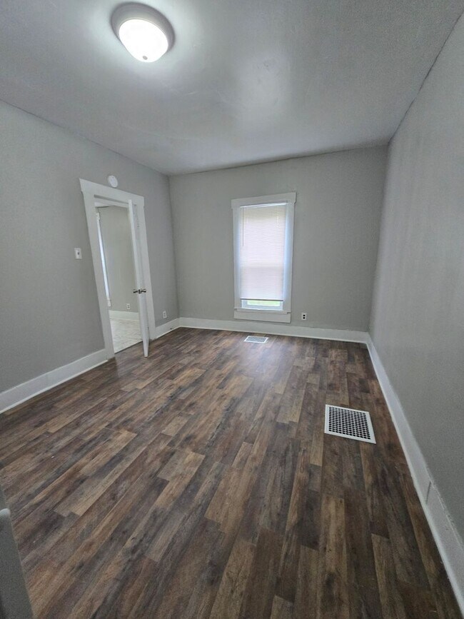 2207 S Walnut St in Muncie, IN - Building Photo - Building Photo