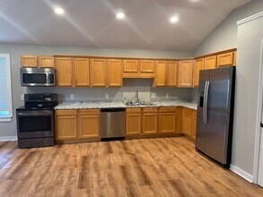 2173 Spring Hill Cir in Spring Hill, TN - Building Photo - Building Photo