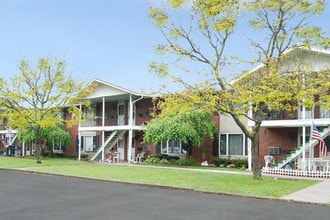Glen View Apartments in Binghamton, NY - Foto de edificio - Building Photo
