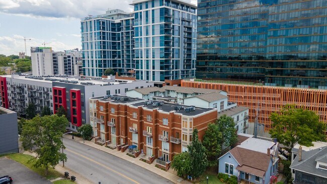 807 18th Ave S in Nashville, TN - Building Photo - Building Photo