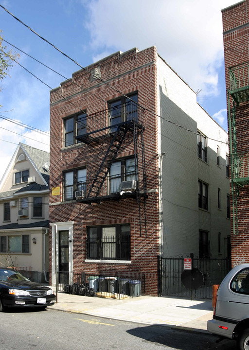 2129 E 14th St in Brooklyn, NY - Building Photo