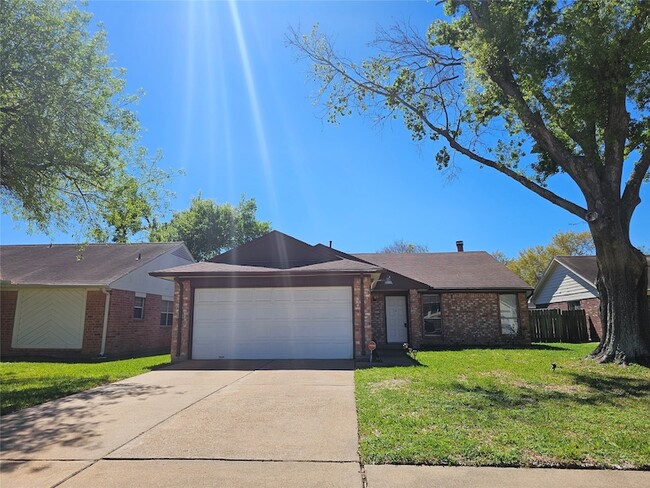 16715 Rockbend in Houston, TX - Building Photo - Building Photo