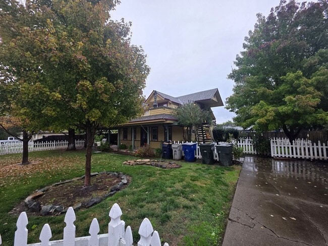 property at 2171 Verano St