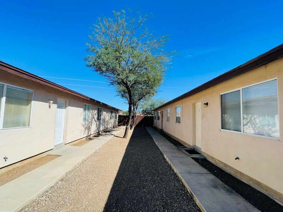 1188 N Riverview Blvd in Tucson, AZ - Building Photo