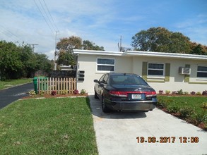 182 W 34th St in West Palm Beach, FL - Building Photo - Building Photo