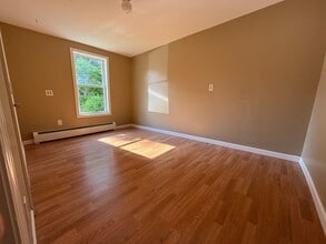 1 Kelley St in Fairfield, ME - Building Photo - Building Photo