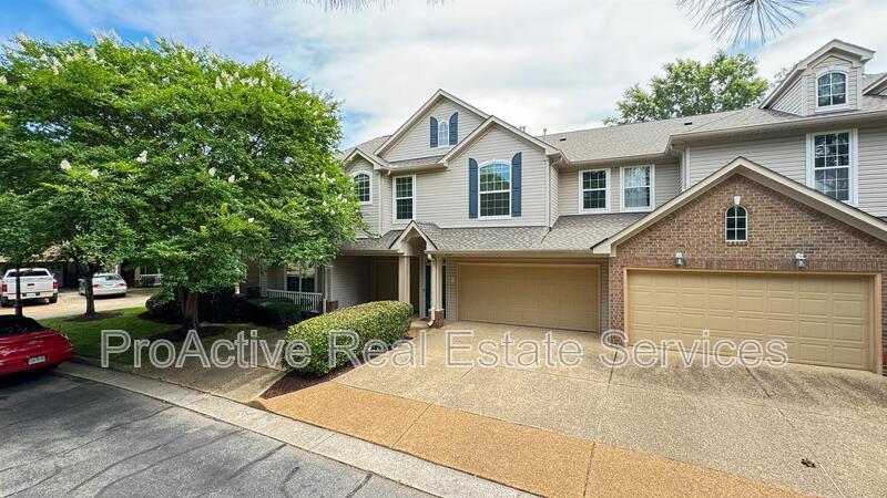 1034 Grand Oak Ln in Virginia Beach, VA - Foto de edificio