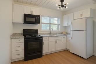 310 S 35th St in Richmond, CA - Building Photo - Building Photo