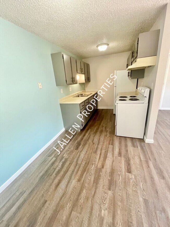 1805 Parker Cir in Norfolk, NE - Building Photo - Building Photo