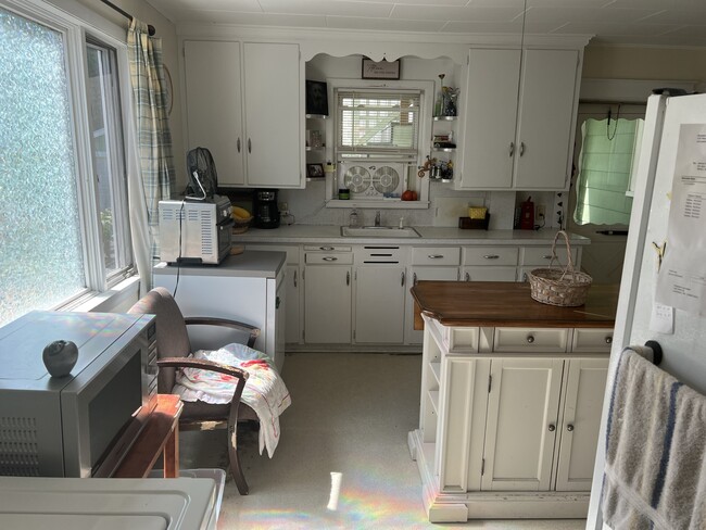 627 Rockingham St in Berlin, NH - Foto de edificio - Building Photo