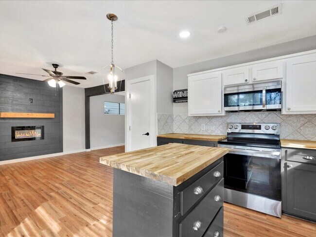 41 Harbour Row Dr in Coldspring, TX - Building Photo - Building Photo