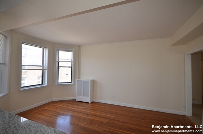 1157 Commonwealth Ave, Unit 1 in Boston, MA - Building Photo - Building Photo